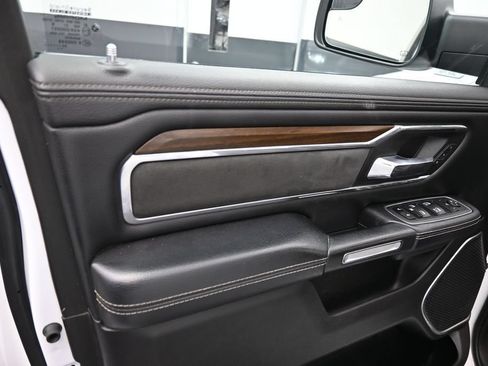 Used 2022 RAM 1500 Laramie AWD/4WD image 12