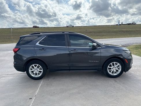 Used 2023 Chevrolet Equinox LT image 3