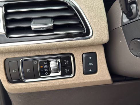 Used 2023 Lincoln Navigator L Reserve AWD/4WD image 18