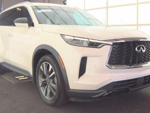 Certified 2023 INFINITI QX60 Luxe w/ Performance Audio Package AWD/4WD image 4