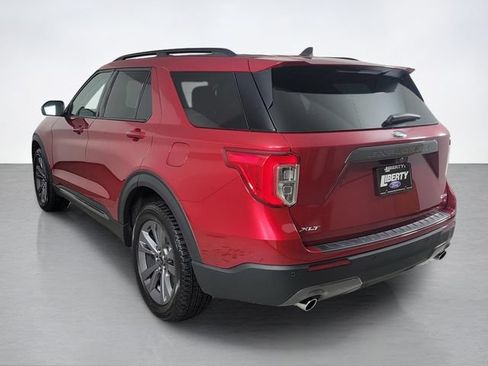Used 2023 Ford Explorer XLT w/ Equipment Group 202A AWD/4WD image 5