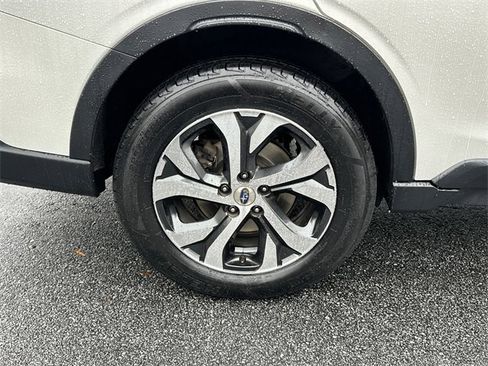 Used 2022 Subaru Outback Limited image 17
