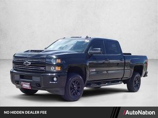Used 2019 Chevrolet Silverado 2500 LT w/ Midnight Edition AWD/4WD video 1