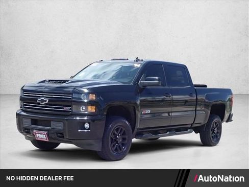 Used 2019 Chevrolet Silverado 2500 LT w/ Midnight Edition AWD/4WD image 1