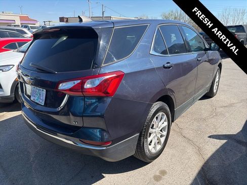 Used 2019 Chevrolet Equinox LT image 2