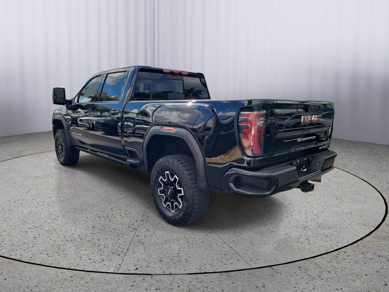 Used 2024 GMC Sierra 2500 AT4X AWD/4WD image 4