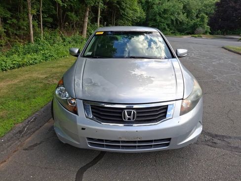 Used 2010 Honda Accord LX-P image 2
