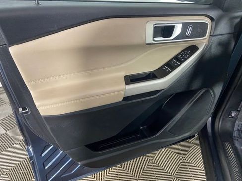 Used 2022 Ford Explorer XLT w/ Equipment Group 202A image 19