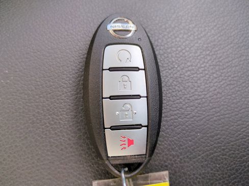 Used 2020 Nissan Kicks SR w/ SR Premium Package image 27