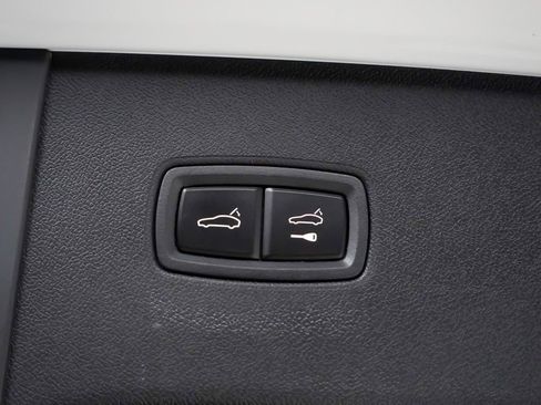 Certified 2025 Porsche Cayenne image 14