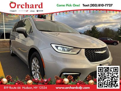 Used 2023 Chrysler Pacifica Touring
