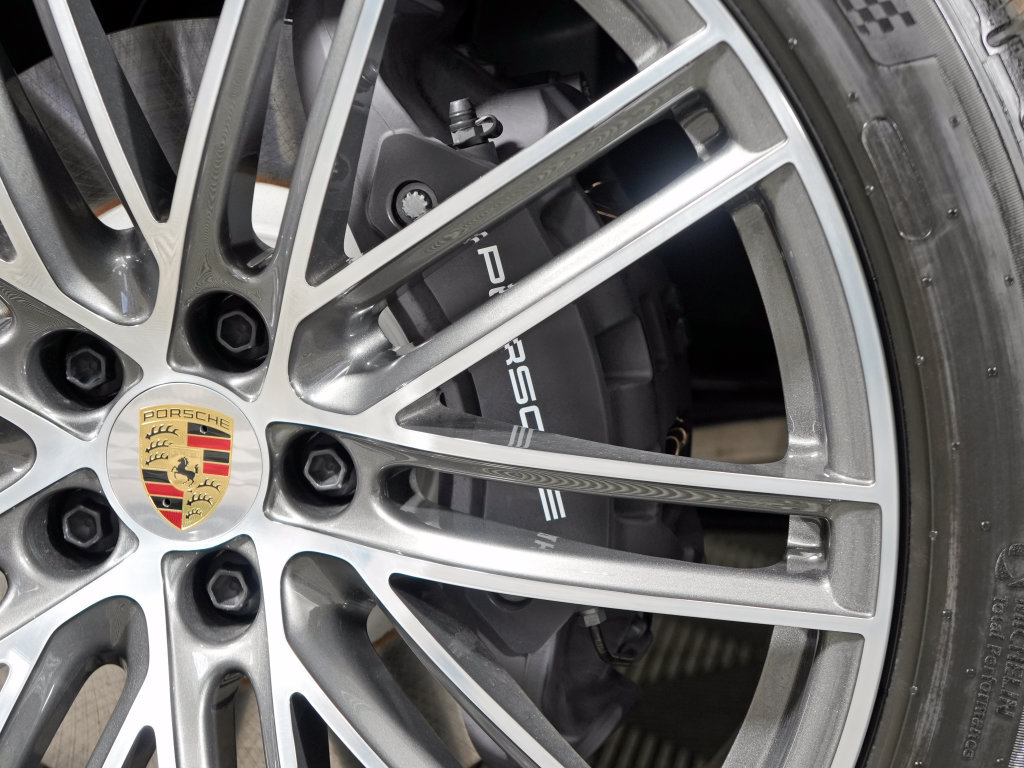 Used 2026 Porsche Macan AWD/4WD image 14