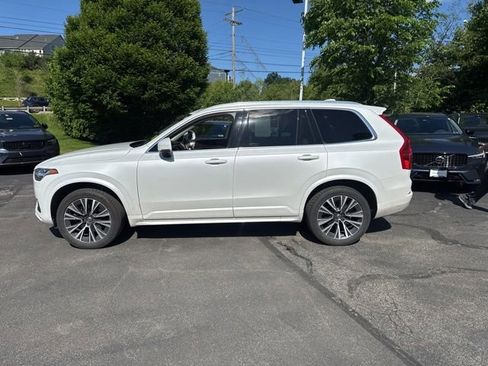 Used 2022 Volvo XC90 T6 Momentum AWD/4WD image 3
