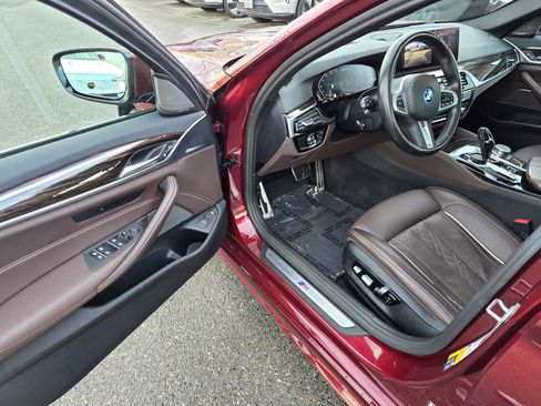 Used 2023 BMW 530e xDrive 530e xDrive w/ Executive Package image 19