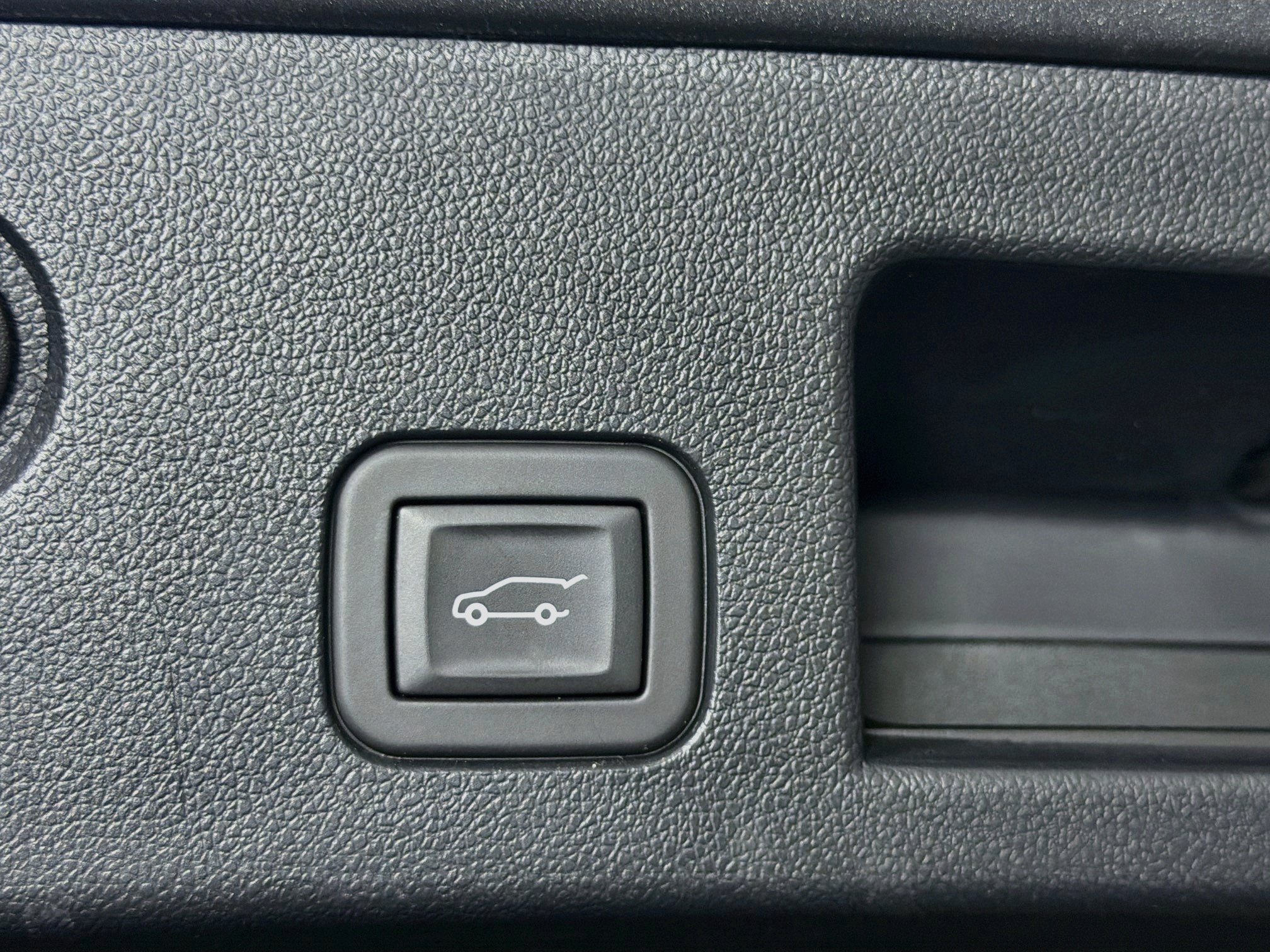 Used 2025 Chevrolet Equinox LT w/ Convenience Package II FWD image 29
