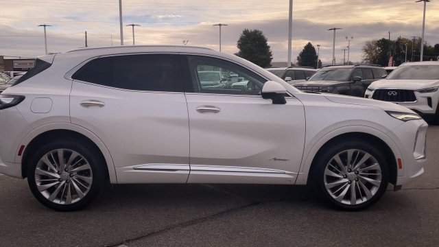 Used 2024 Buick Envision Avenir AWD/4WD image 2