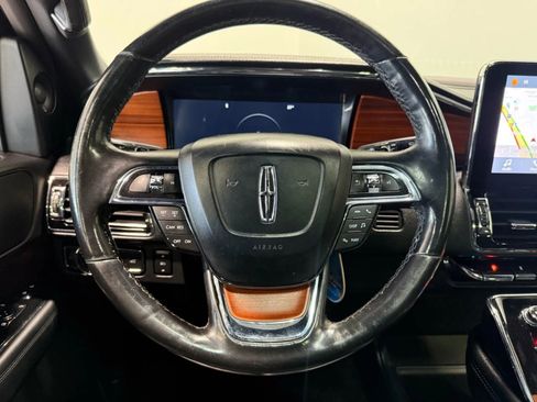 Used 2018 Lincoln Navigator Select image 15