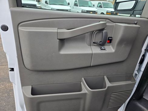 New 2026 Chevrolet Express 2500 w/ Driver Convenience Package image 17