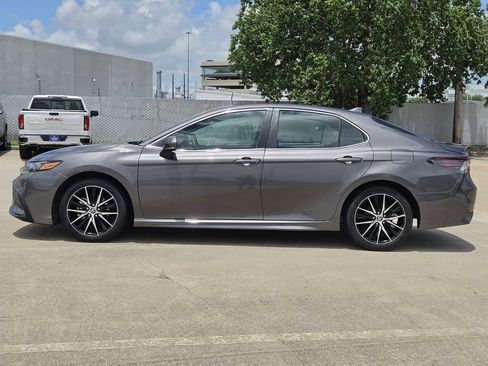 Used 2024 Toyota Camry SE FWD image 6