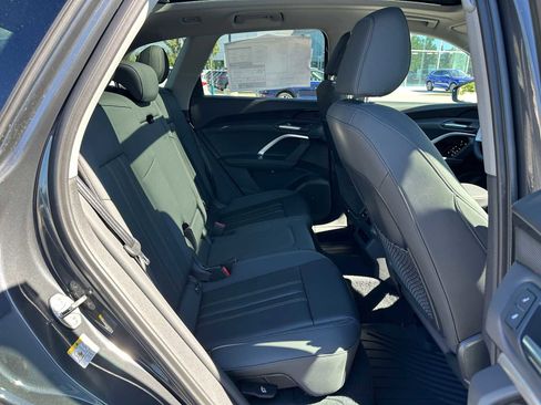 New 2025 Audi Q5 Premium image 12