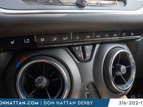 Used 2021 Chevrolet Blazer LT FWD image 10
