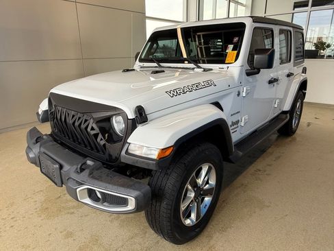 Used 2019 Jeep Wrangler Unlimited Sahara w/ Cold Weather Group image 4