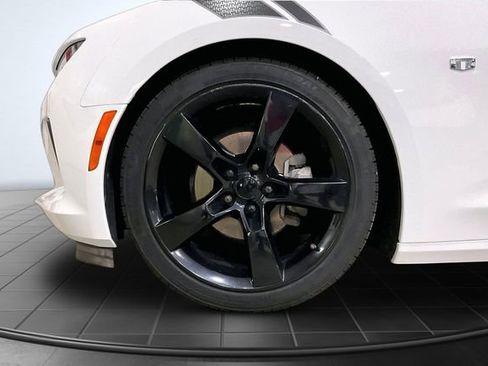 Used 2018 Chevrolet Camaro LT w/ RS Package RWD image 10