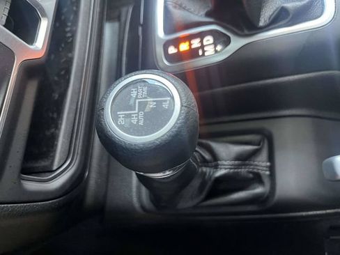Used 2025 Jeep Wrangler Unlimited Sahara AWD/4WD image 30