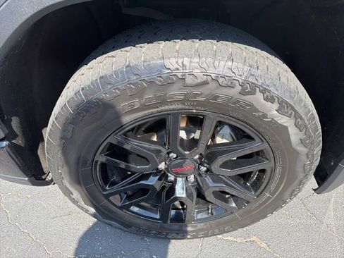 Used 2024 GMC Sierra 1500 Elevation AWD/4WD image 10