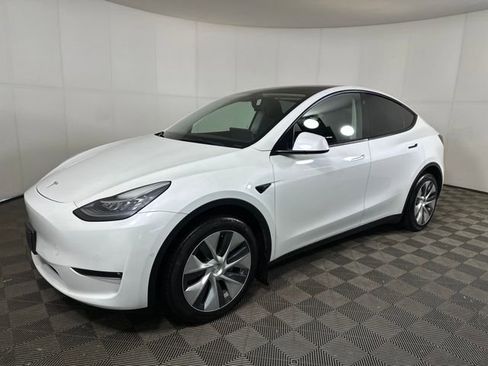 Used 2021 Tesla Model Y Long Range image 7