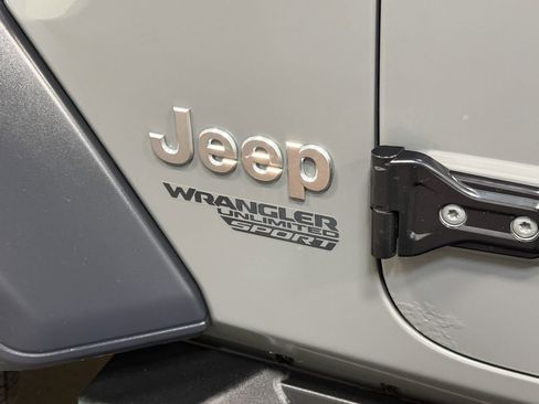Used 2019 Jeep Wrangler Unlimited Sport S AWD/4WD image 52
