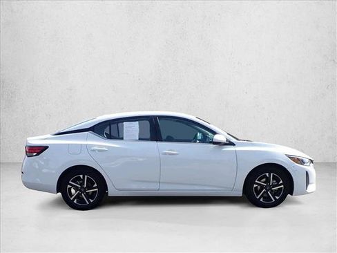 Used 2024 Nissan Sentra SV FWD image 5