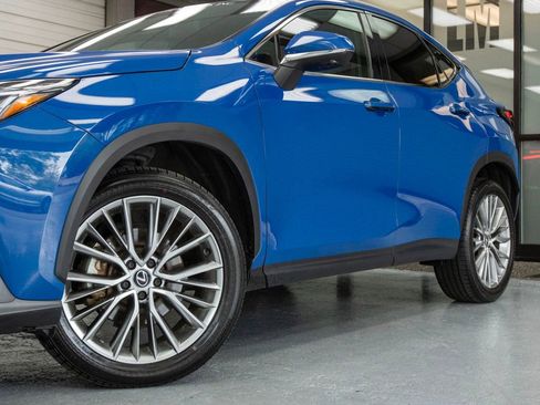 Used 2024 Lexus NX 300h AWD w/ Luxury Package image 13