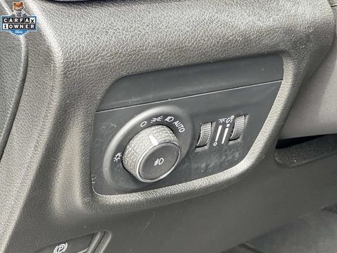 Used 2023 Jeep Grand Cherokee Overland AWD/4WD image 19