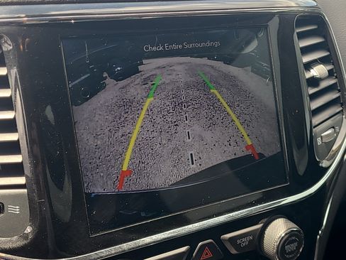 Used 2020 Jeep Grand Cherokee Limited AWD/4WD image 26