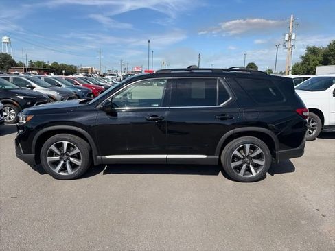 Used 2023 Honda Pilot Elite image 3