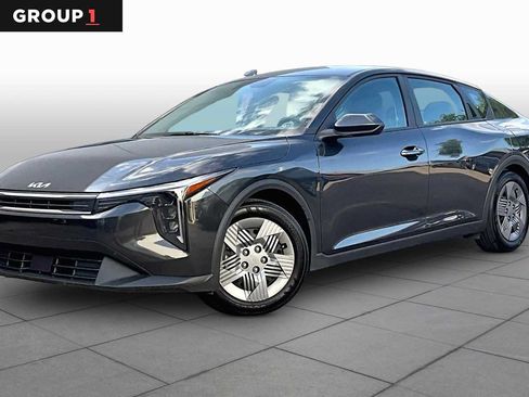 Used 2025 Kia K4 FWD image 1