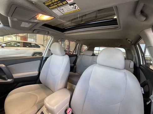 Used 2008 Toyota RAV4 Limited image 10