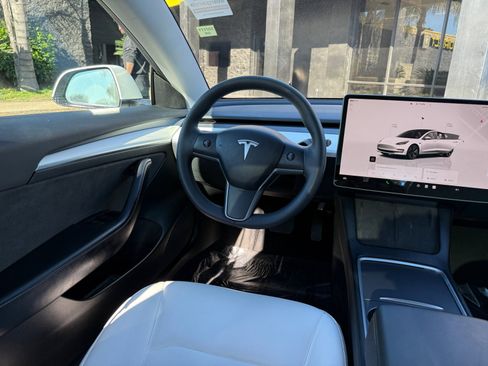 Used 2023 Tesla Model 3 Standard Range image 22
