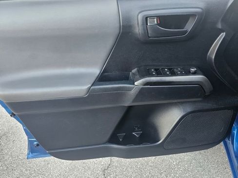 Used 2018 Toyota Tacoma SR5 image 18