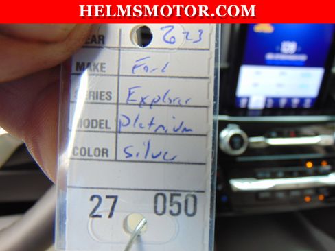 Used 2023 Ford Explorer Platinum w/ Technology Package image 39