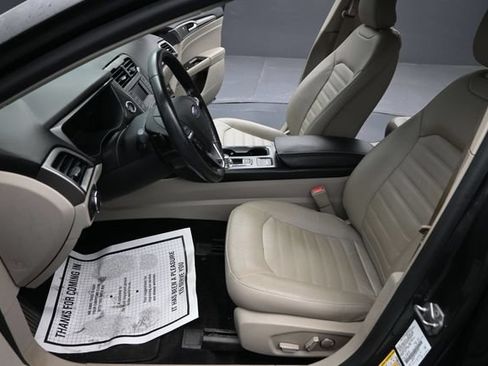 Certified 2017 Ford Fusion SE FWD image 14