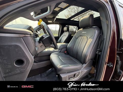 Used 2023 Ford Expedition Max Platinum image 6