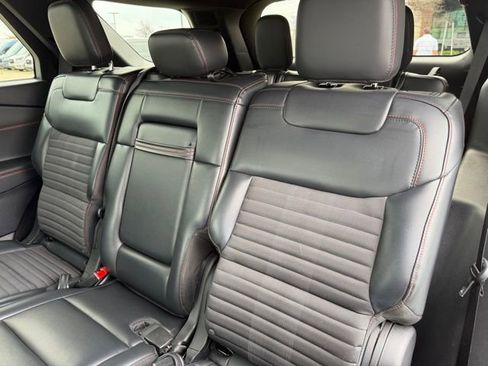 Used 2025 Ford Explorer ST-Line w/ ST-Line Street Pack AWD/4WD image 20