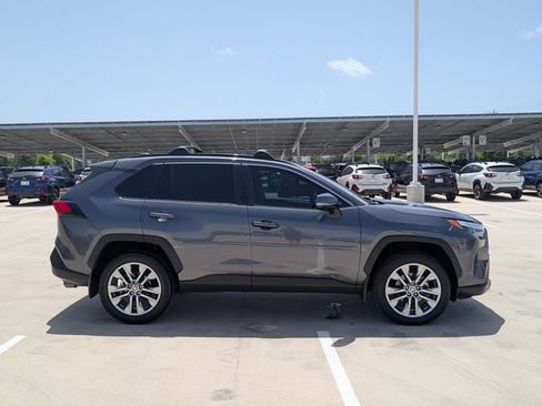 Used 2023 Toyota RAV4 XLE Premium FWD image 6