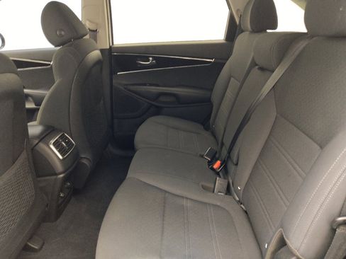 Used 2020 Kia Sorento FWD V6 image 17