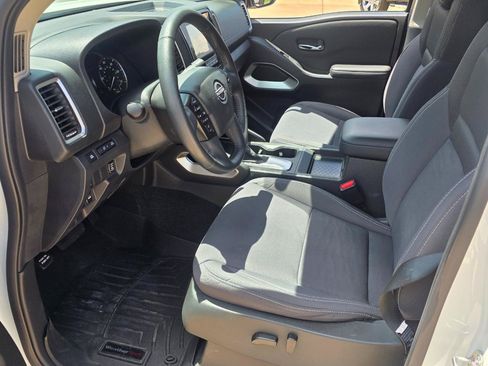 Used 2023 Nissan Frontier SV w/ SV Convenience Package AWD/4WD image 7