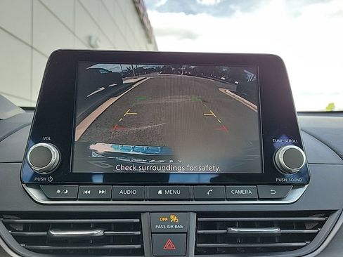 Used 2023 Nissan Altima 2.5 SV FWD image 25