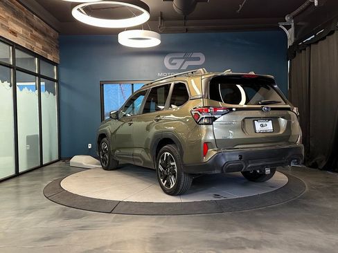Used 2025 Subaru Forester Limited AWD/4WD image 5
