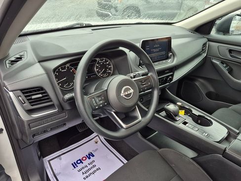 Used 2024 Nissan Rogue S image 8